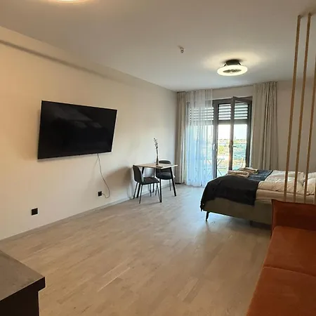 1,5 Ac Apartment, Balcony,new Building, Downtown, Old Apartment Pressburg