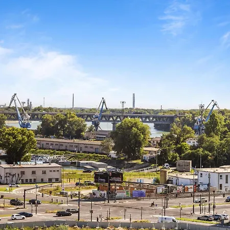 1,5 Ac Apartment, Balcony,new Building, Downtown, Old * 布拉迪斯拉发