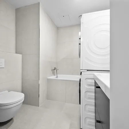 公寓 1,5 Ac Apartment, Balcony,new Building, Downtown, Old 布拉迪斯拉发