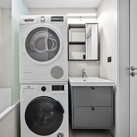 1,5 Ac Apartment, Balcony,new Building, Downtown, Old