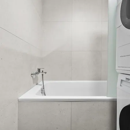 1,5 Ac Apartment, Balcony,new Building, Downtown, Old *