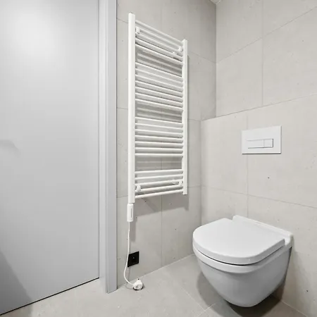 1,5 Ac Apartment, Balcony,new Building, Downtown, Old Appartamento